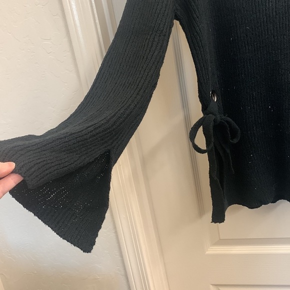 Lush Black Keyhole Knit Sweater with Grommet‎ Tie and Side Slits - Size M - Picture 6 of 13